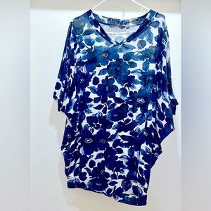 Cute, blue floral tunic